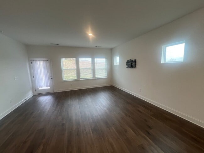 Building Photo - 312 Traywick Pl