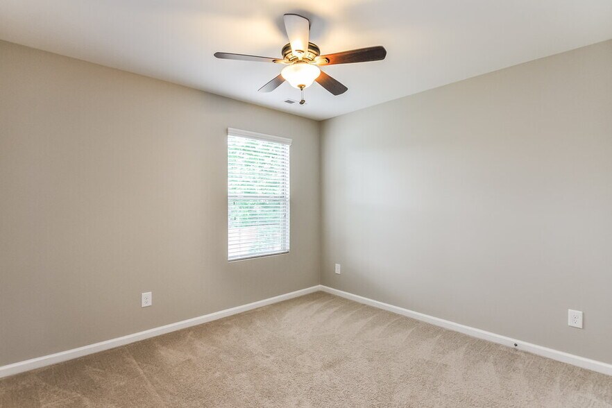 Building Photo - 1417 Ujamaa Dr