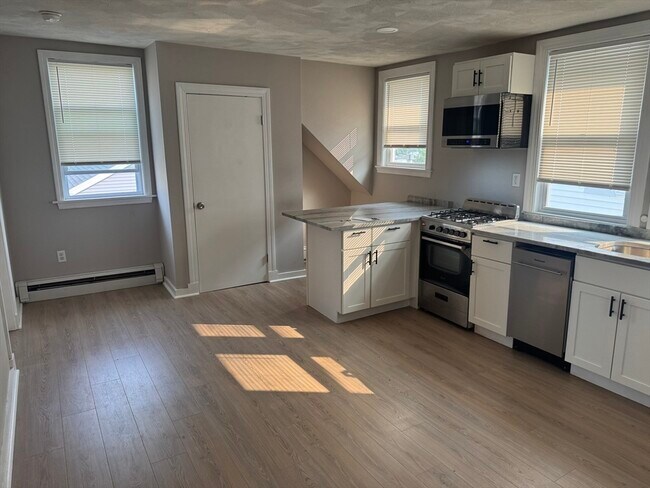 Primary Photo - 62 Greenwich St