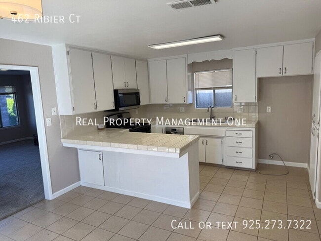 Building Photo - 462 Ribier Ct