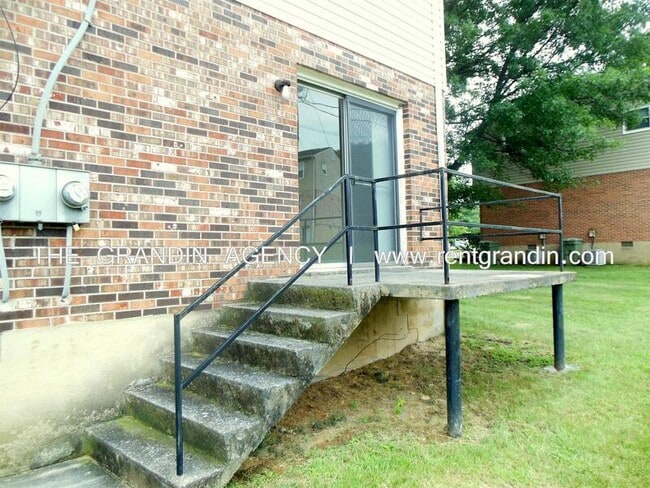 Building Photo - 2159 Mulberry St