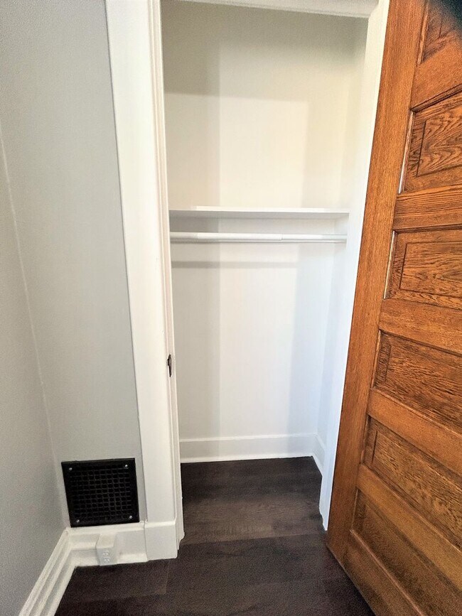 Building Photo - 217-217 S 9th St