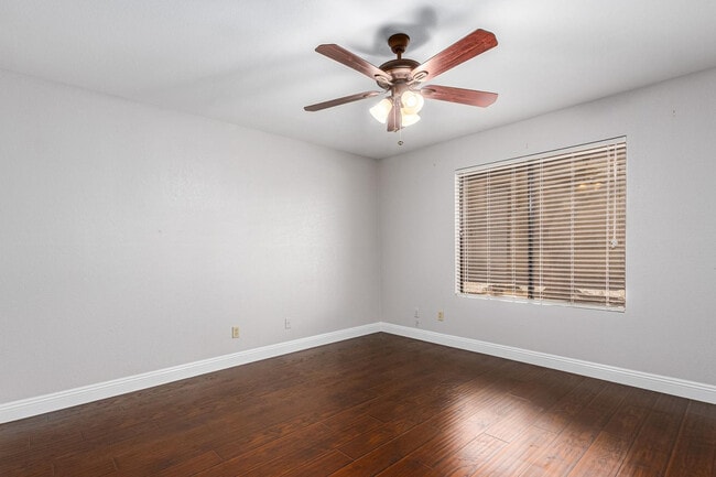 Building Photo - 5713 W Gelding Dr
