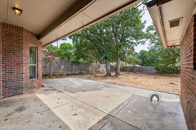 Building Photo - 716 Tuscany Way