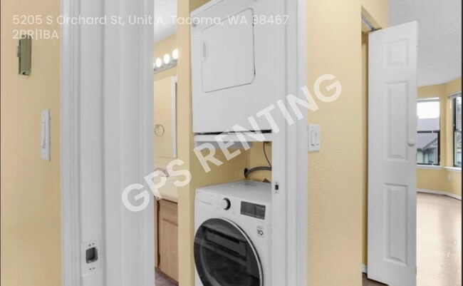 Building Photo - 5205 S Orchard St
