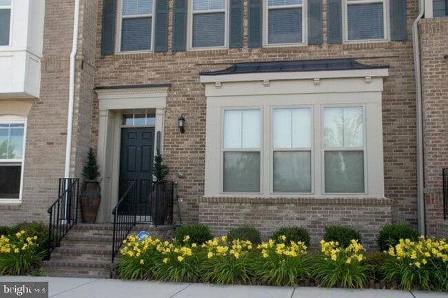 Building Photo - 1705 Cottonwood Grove Rd