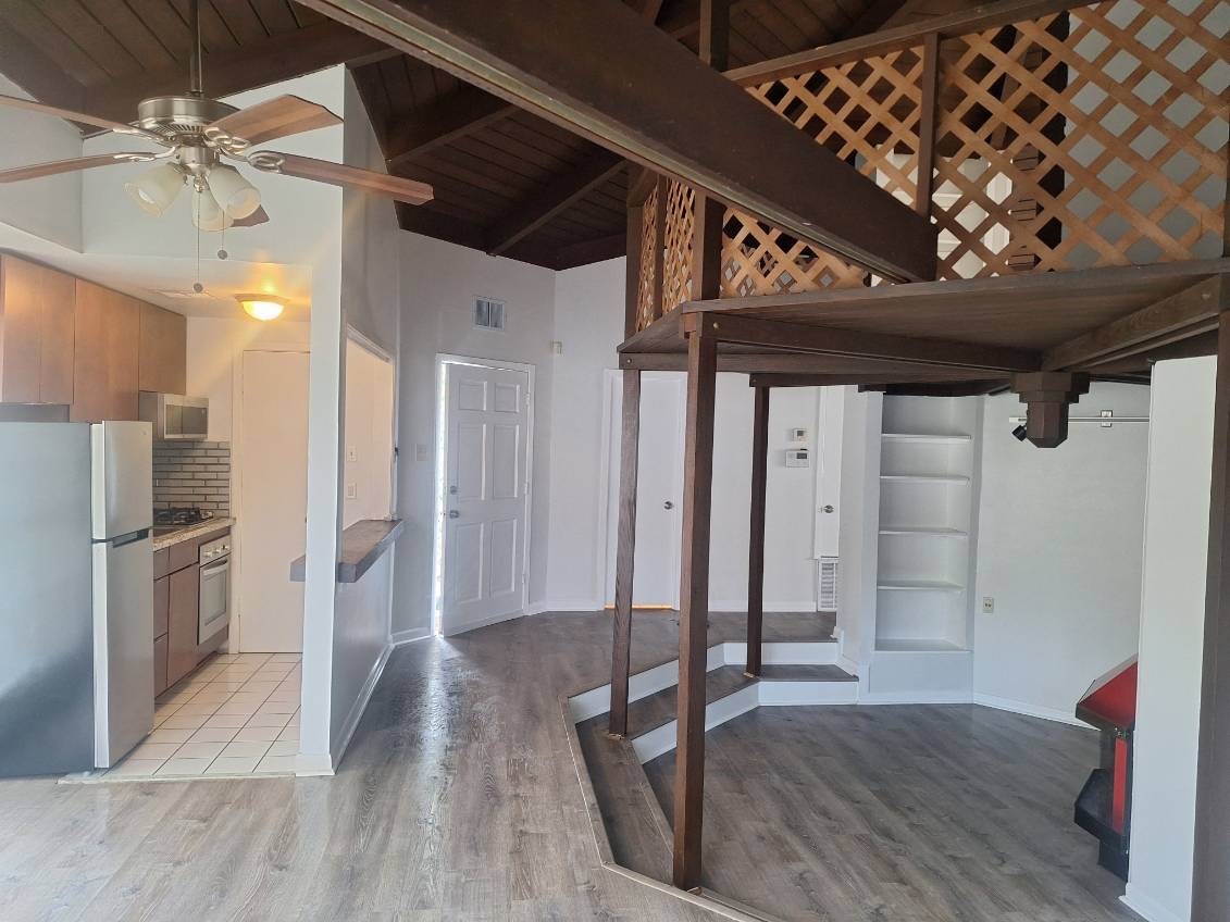 Apt A - 1325 Lake Ave