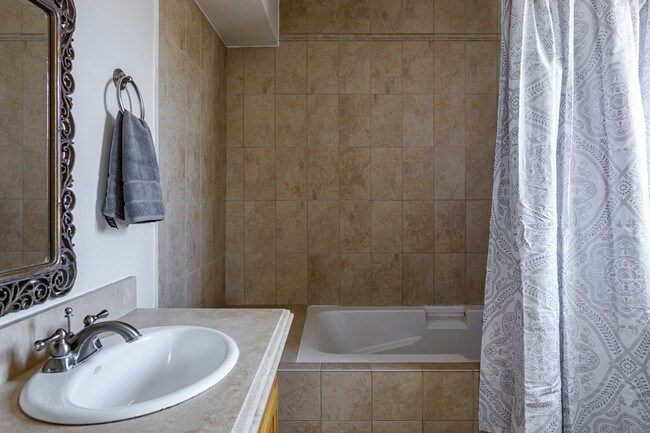 Building Photo - 2906 N Myers St