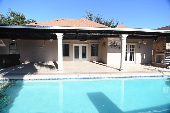 Building Photo - 3134 Homer Dr