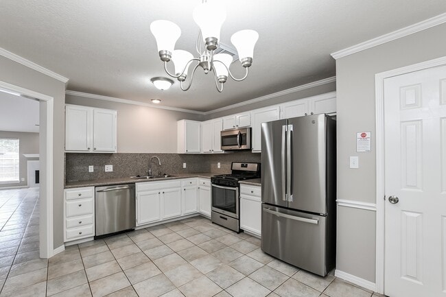 Building Photo - 521 Cedar Ave