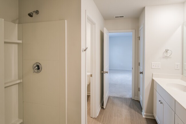Building Photo - 375 Hidden Cove Dr