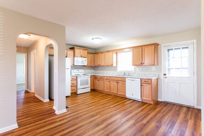 Building Photo - Fall in Love with this home!!!