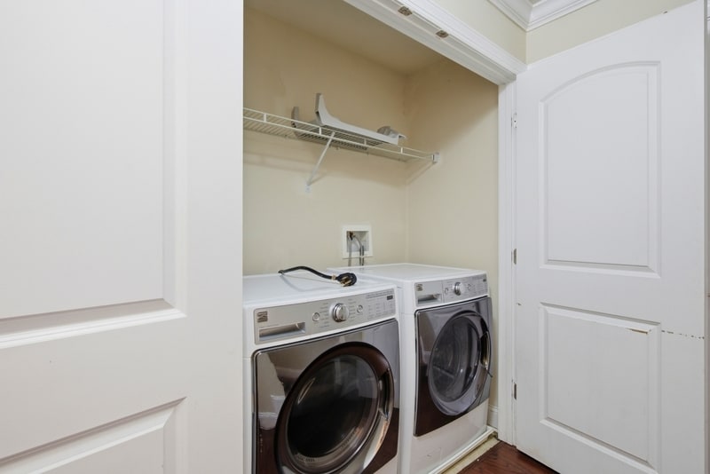 Building Photo - 300 Camillia Pl