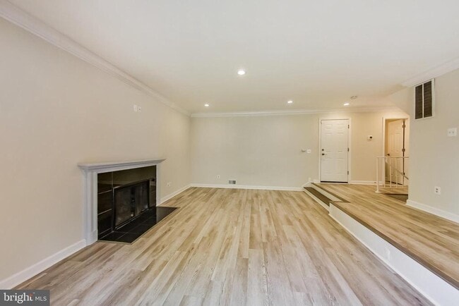 Building Photo - 12004 Montrose Village Terrace