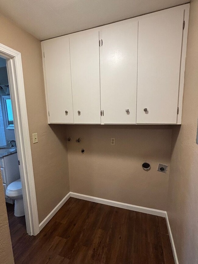 Building Photo - 2 Bedroom Townhouse Less than 2 Miles from OSU