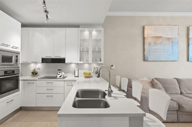 Building Photo - 6799 Collins Ave