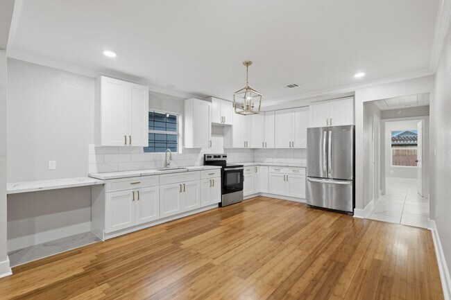 Building Photo - 105 Opal Ct
