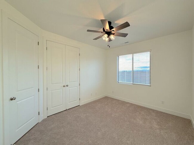 Building Photo - New 3 bed, 2 bath home with two car garage