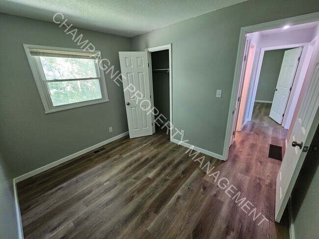Building Photo - 1307-1309 N Arrowhead Ridge