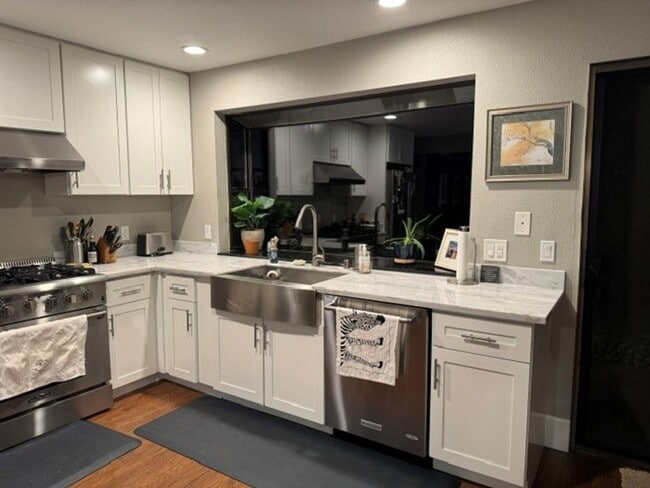 Building Photo - Gorgeous 3-Bedroom House in Gold River wit...