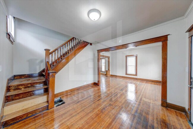 Building Photo - 960 Eastern Ave