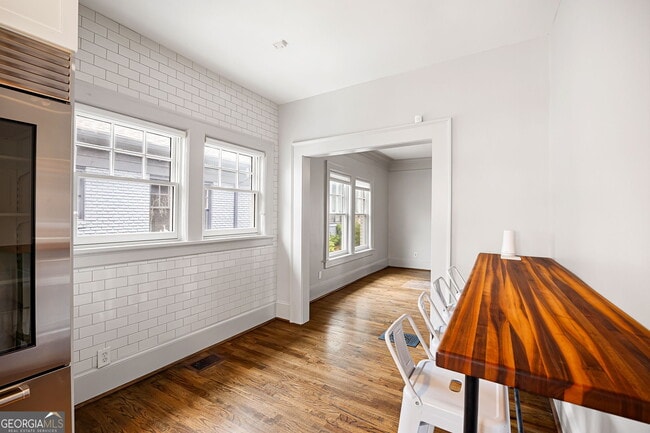 Building Photo - 193 Feld Ave