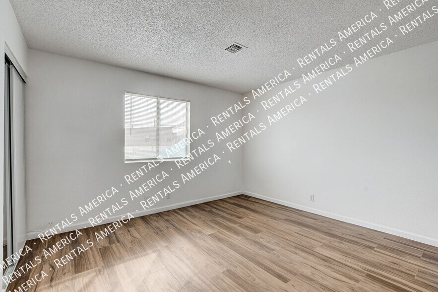 Building Photo - 3411 Center Dr