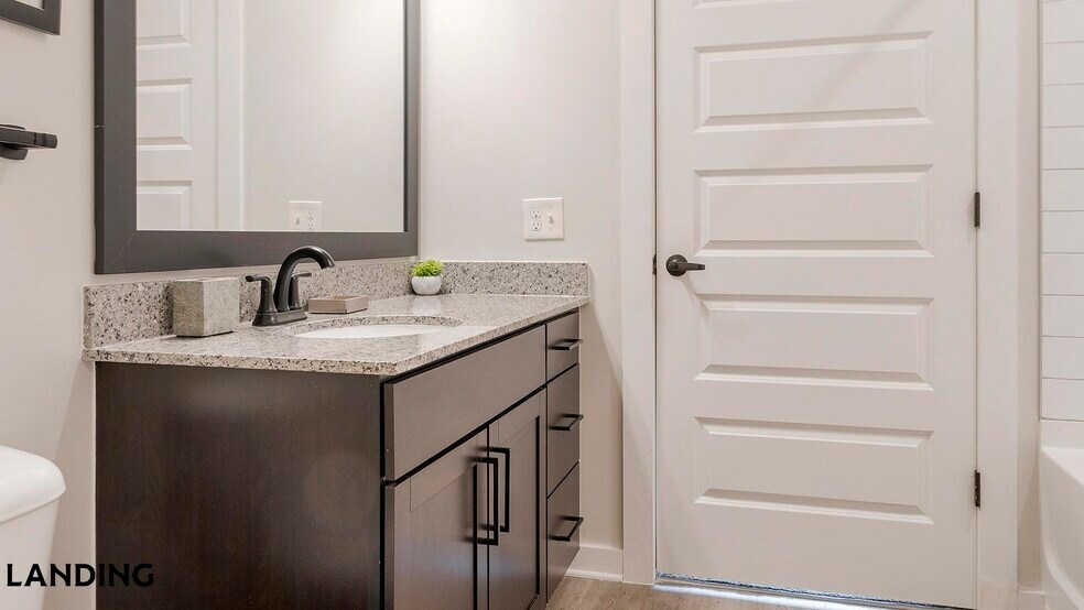 Building Photo - 1270 Hillcrest Dr