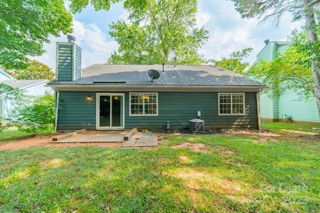 Building Photo - 8027 Sherington Way