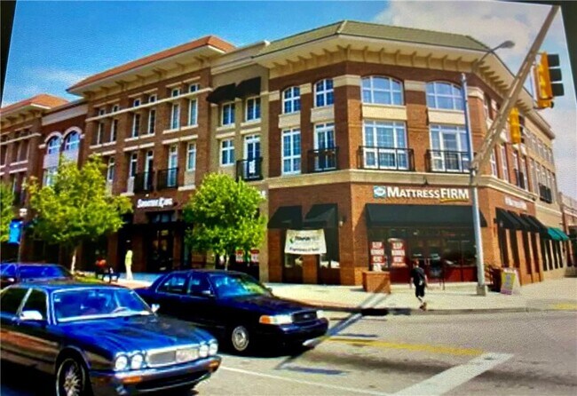 Building Photo - 1221 Caroline St NE