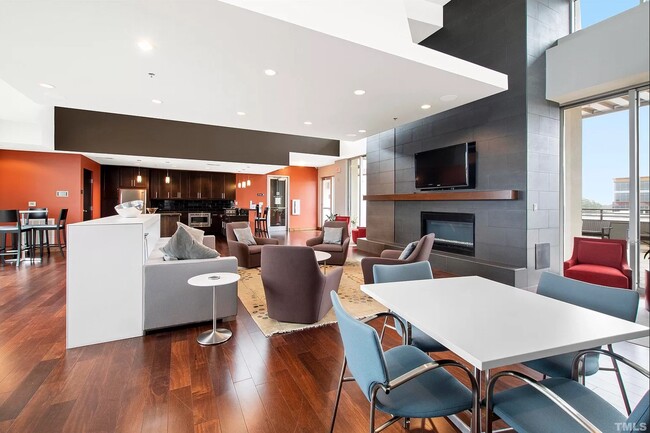 Amenity Area - 140 W Franklin St