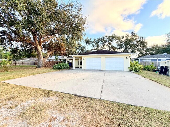 Building Photo - 1020 2nd Ave NW