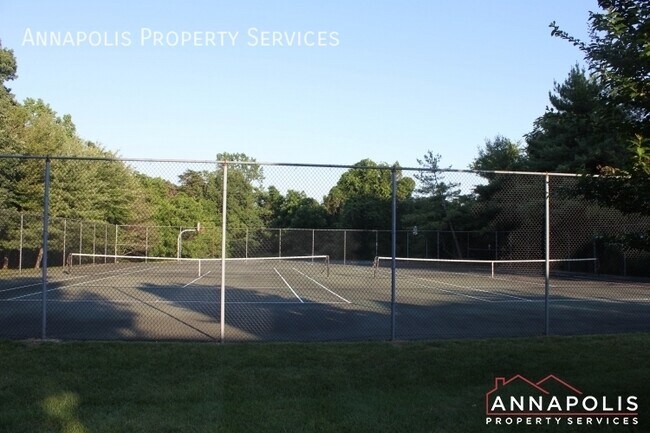 Building Photo - 621 Admiral Dr