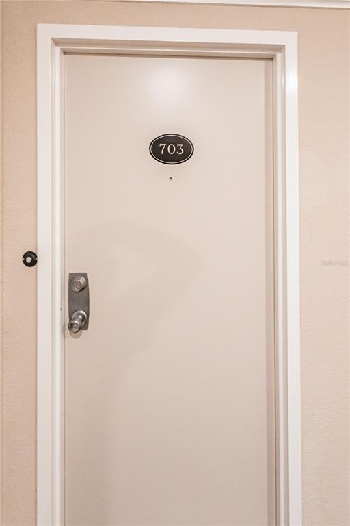 Building Photo - 1055 W Peppertree Dr