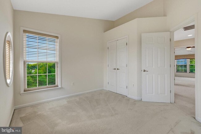Building Photo - 2451 Silk Ct
