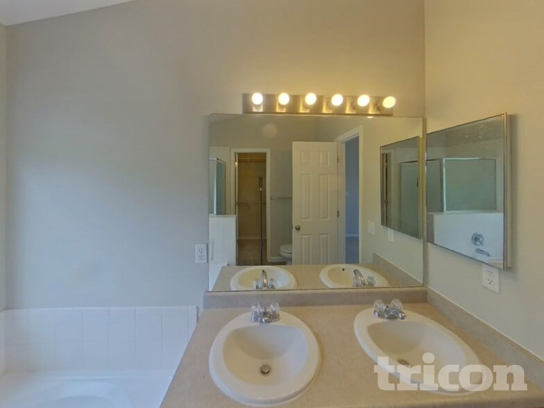 Building Photo - 6530 Latah Ln