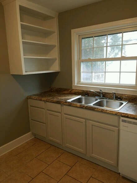 Building Photo - 3004 Peebles Dr