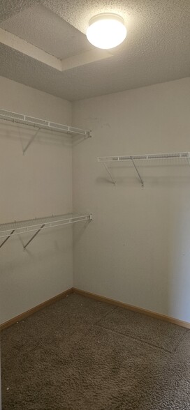 Walk-in closet - 11289 Preswick Blvd