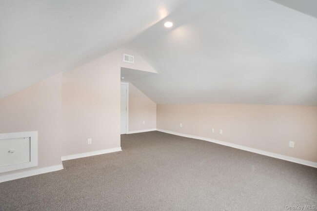 Building Photo - 18 Ketcham Dr