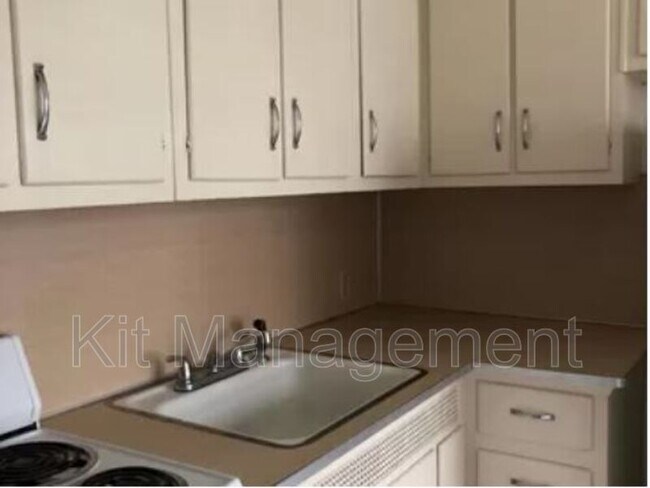 Building Photo - 4290 Monroe St