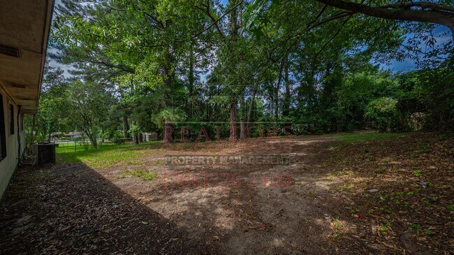 Building Photo - 1617 Woodhollow Dr