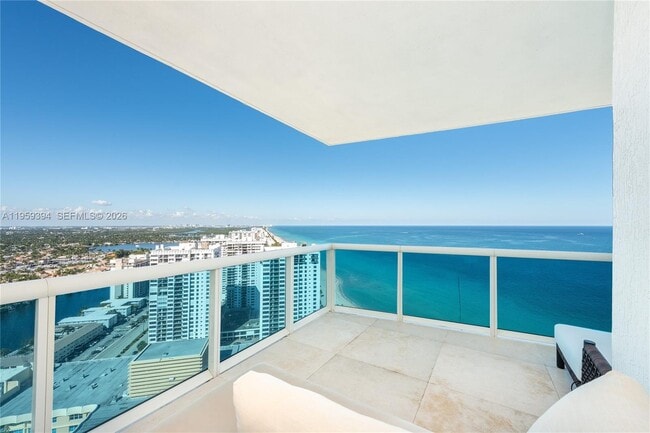 Building Photo - 2711 S Ocean Dr