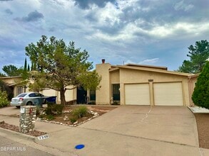 Building Photo - 724 Espada Dr