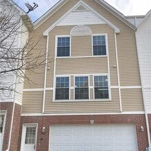 Building Photo - 1148 SE Village View Ln