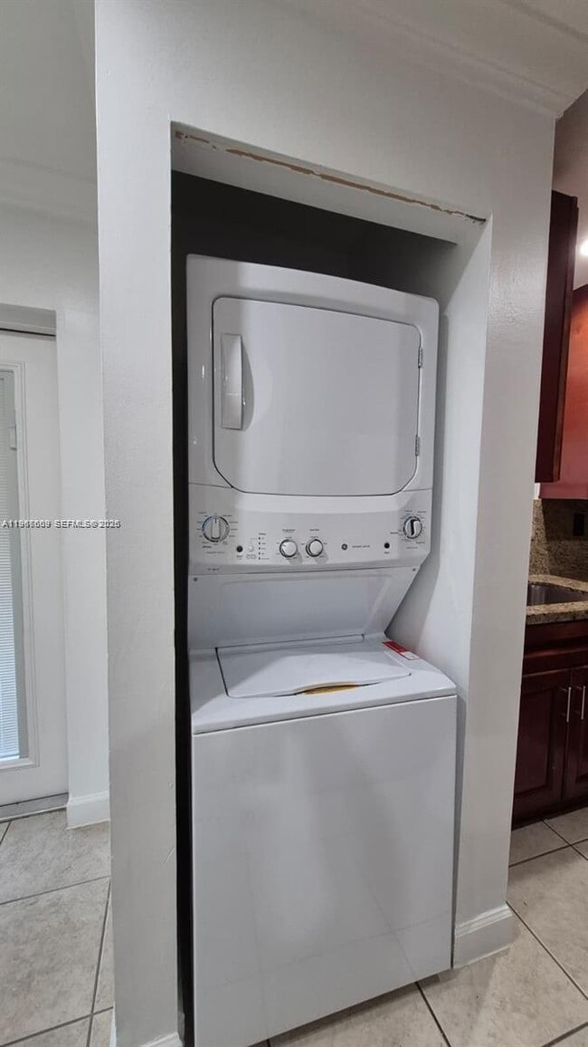 Building Photo - 8531 SW 109th Ave