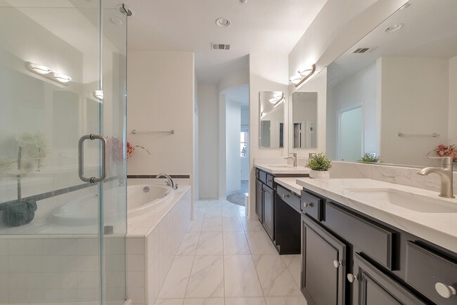 Building Photo - 2641 Night Jasmine Dr