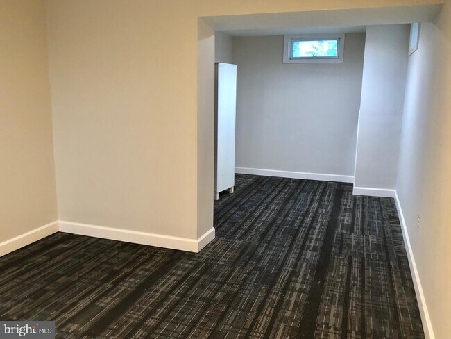 Building Photo - 2 Cinnabar Ct