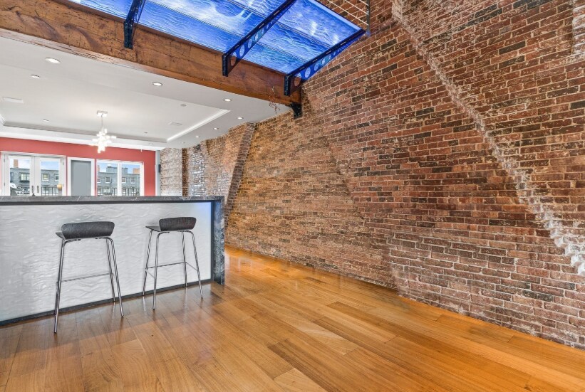 Building Photo - 39 Commercial Wharf