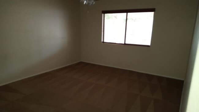 Building Photo - 14928 N 150th Ln