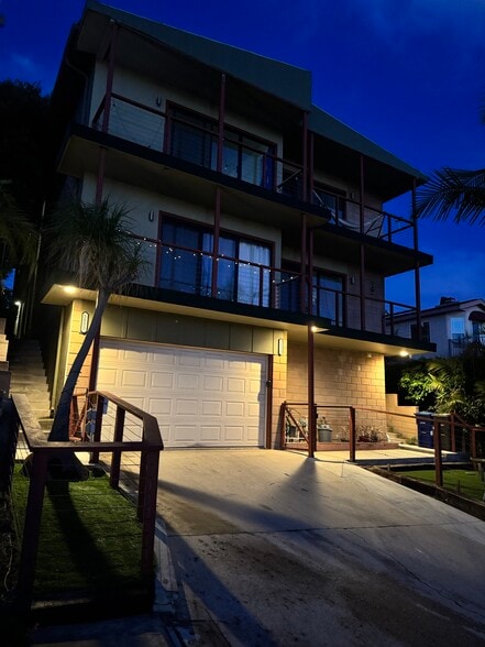 Building Photo - 2052 N Terrace Dr